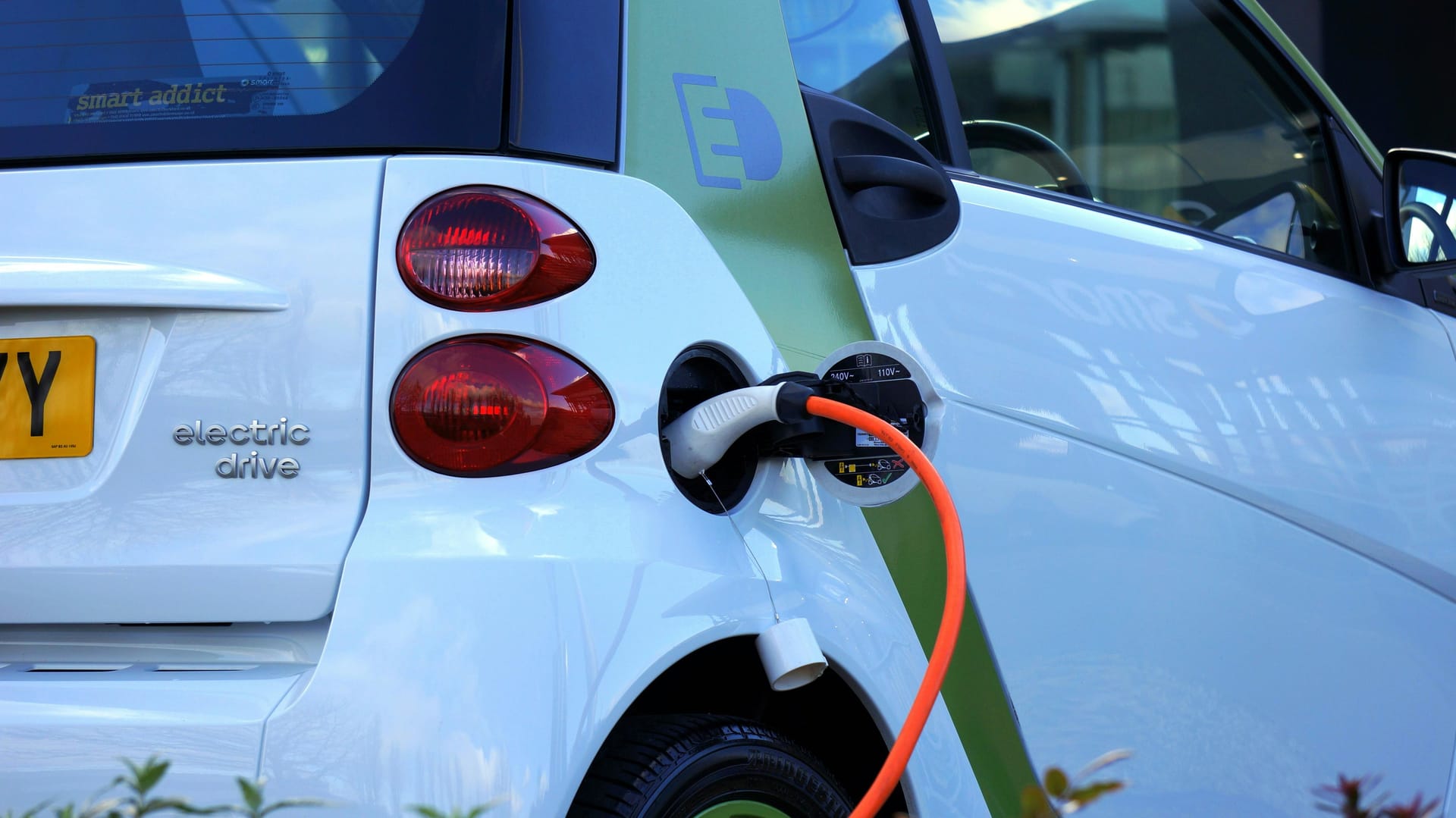 Electric Vehicle Charging with Solar: Complete Guide for Australian Homes